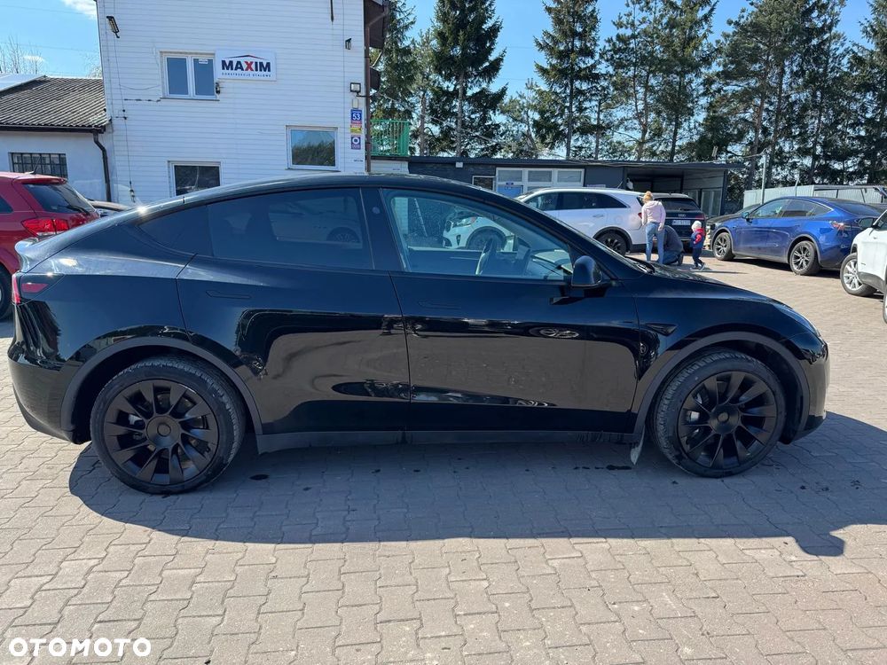 Tesla Model Y Long Range Dual Motor AWD - 2