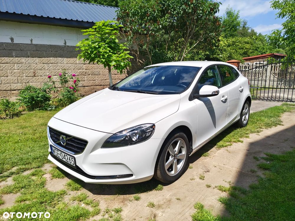Volvo V40 D2 Momentum - 4