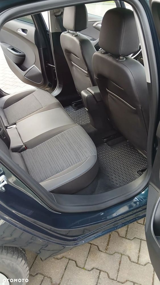 Opel Astra 1.4 T Active - 11