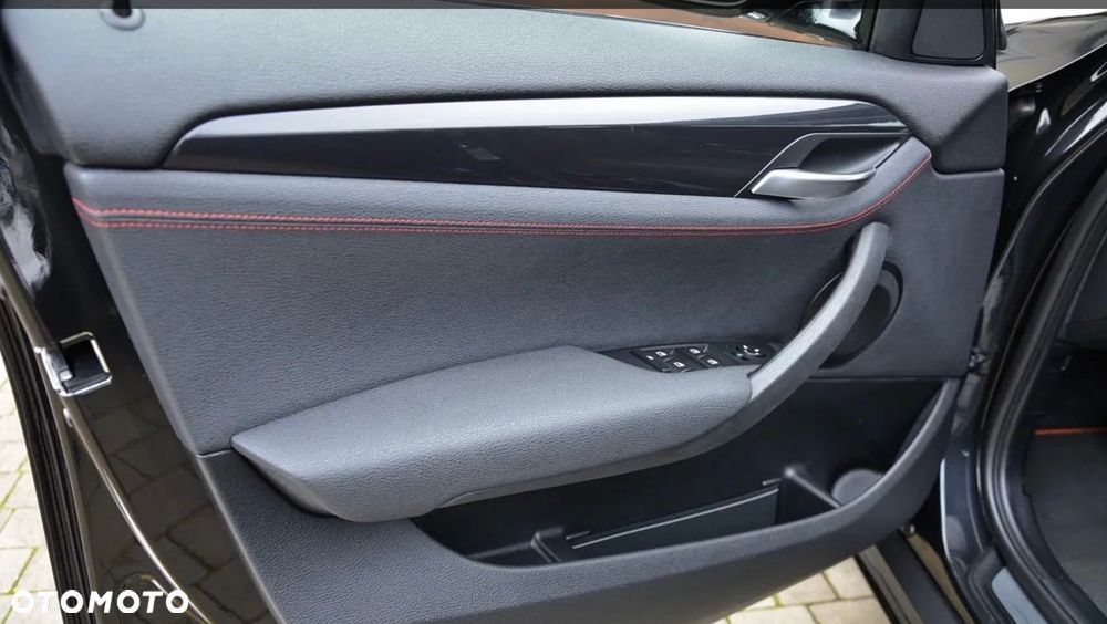 BMW X1 sDrive18d Sport Line - 18