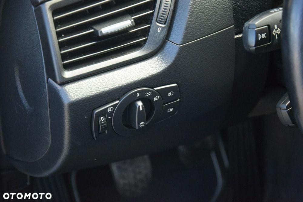 BMW X1 sDrive18d - 34