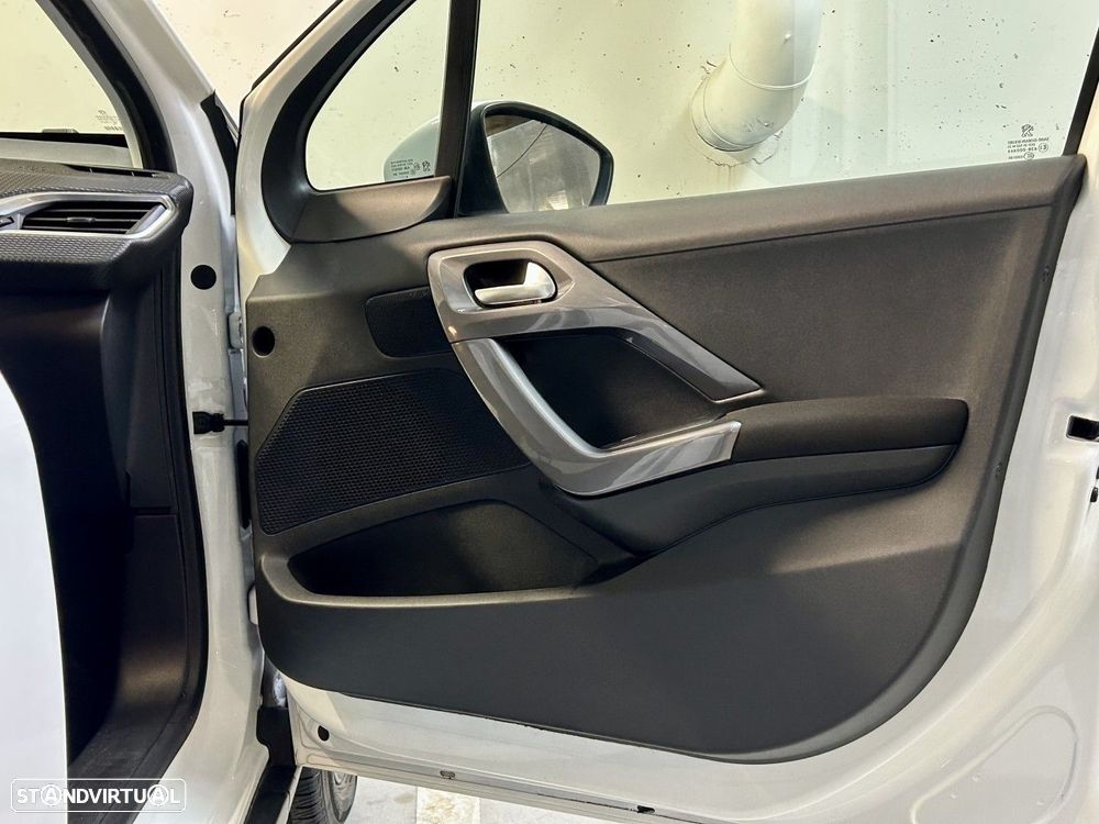 Peugeot 2008 1.2 PureTech Style - 31