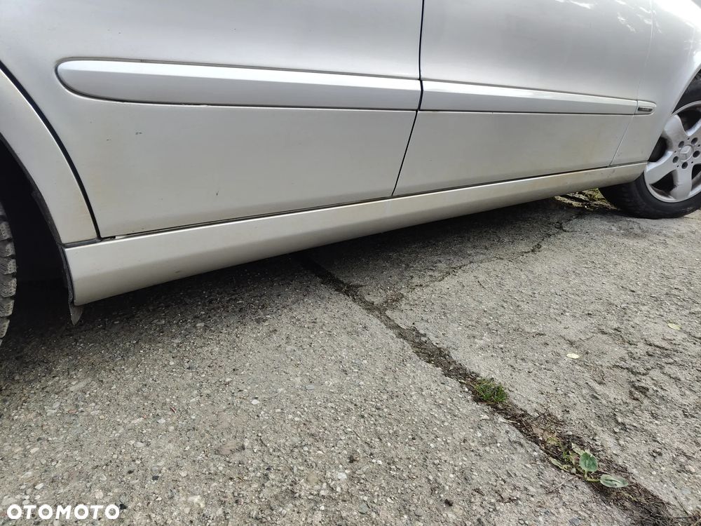 MERCEDES W211 LISTWA NAKŁADKA Progowa lak 744 Prawa w Kolor - 1