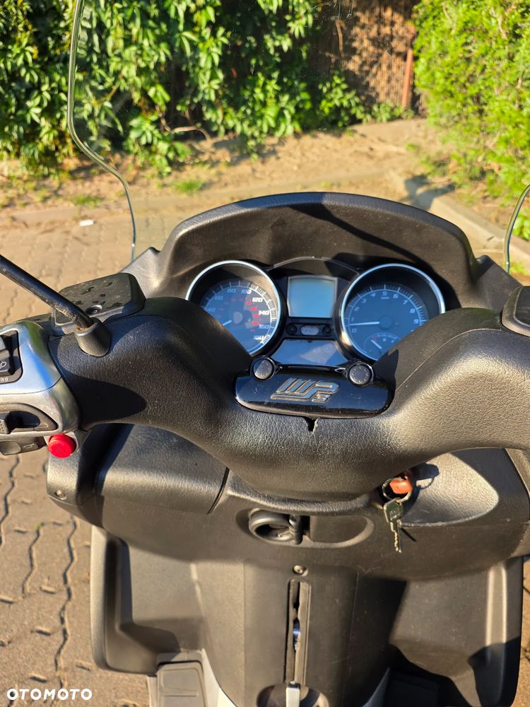 Piaggio MP-3 - 7