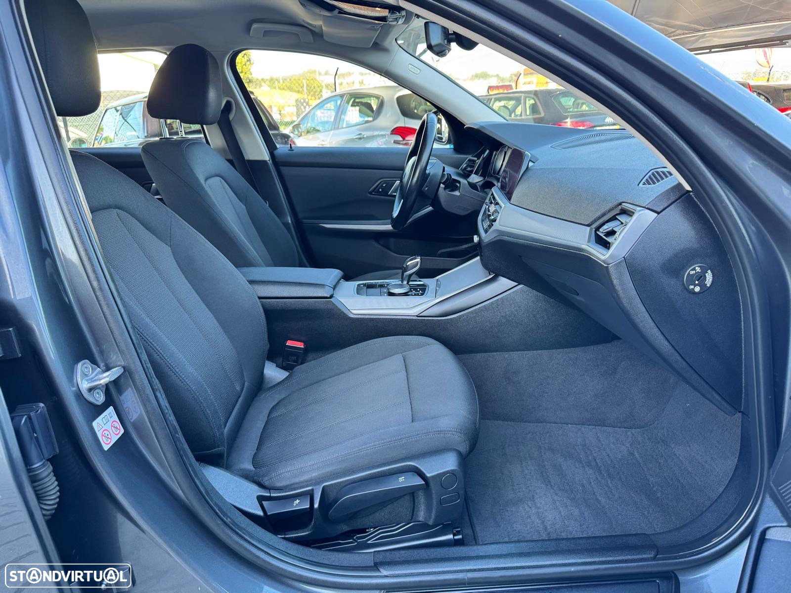 BMW 320 d Touring Auto - 11
