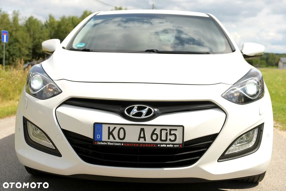 Hyundai i30 1.6 GDI Premium - 12