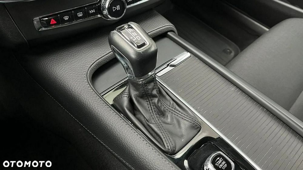 Volvo V90 D3 AWD Momentum - 24