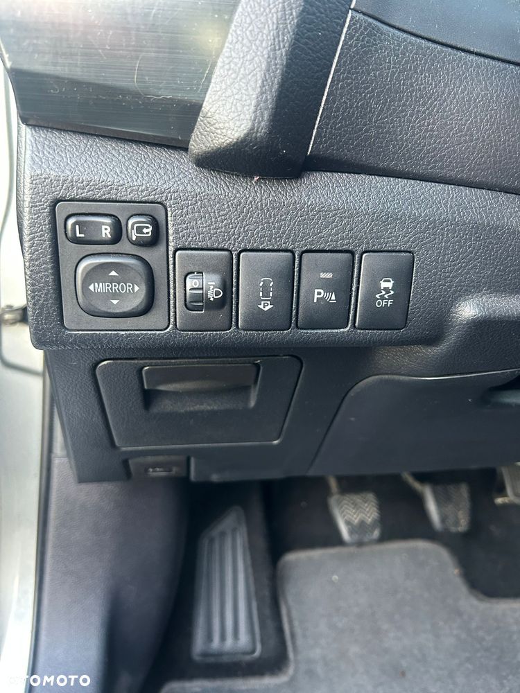 Toyota Auris 1.6 Executive - 10