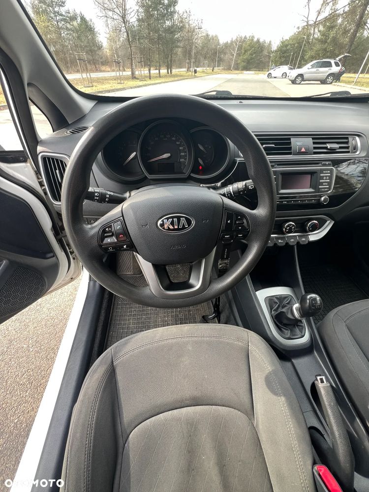 Kia Rio 1.4 crdi M - 10