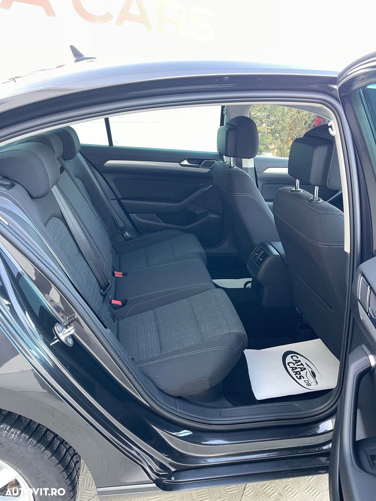 Volkswagen Passat - 25