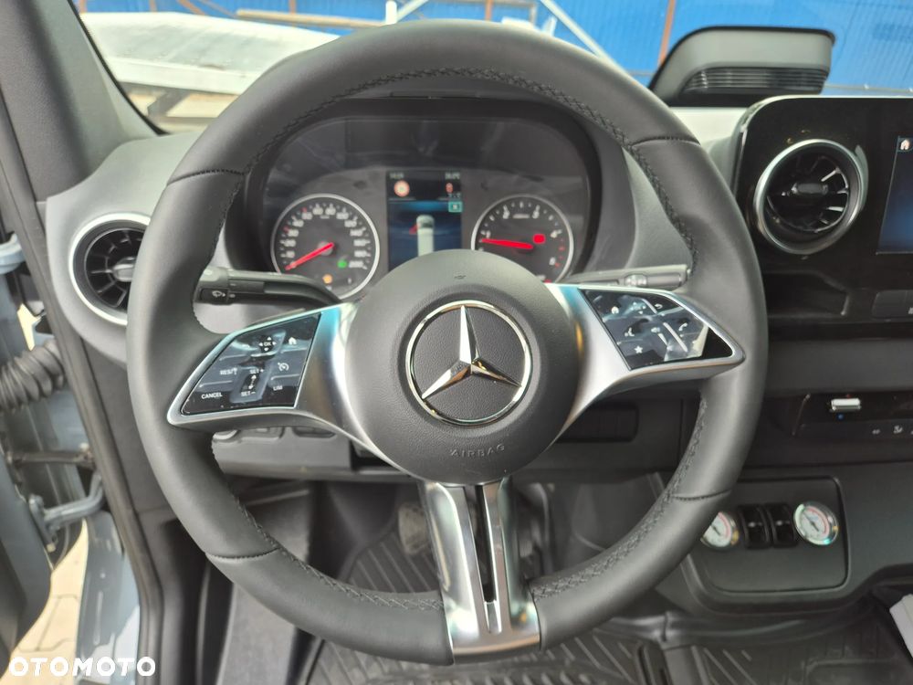 Mercedes-Benz Sprinter - 7