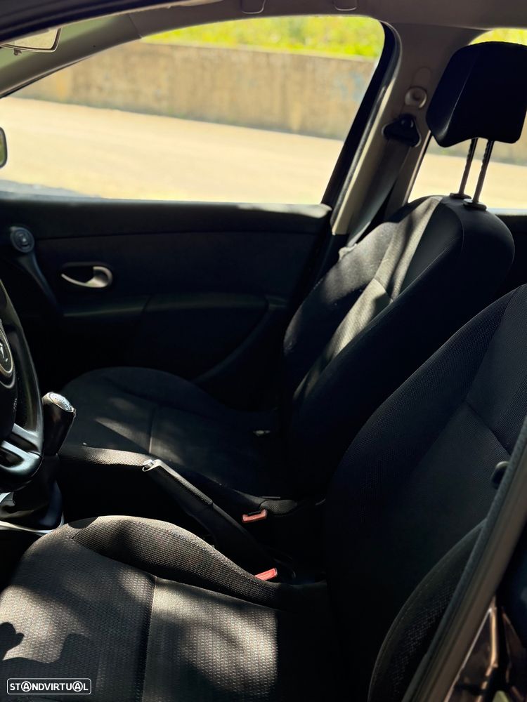 Renault Clio 1.2 16V Dynamique Luxe - 13