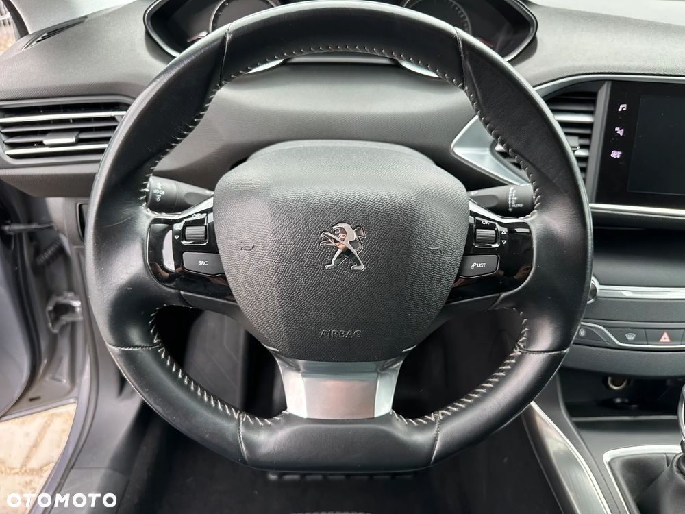 Peugeot 308 - 23