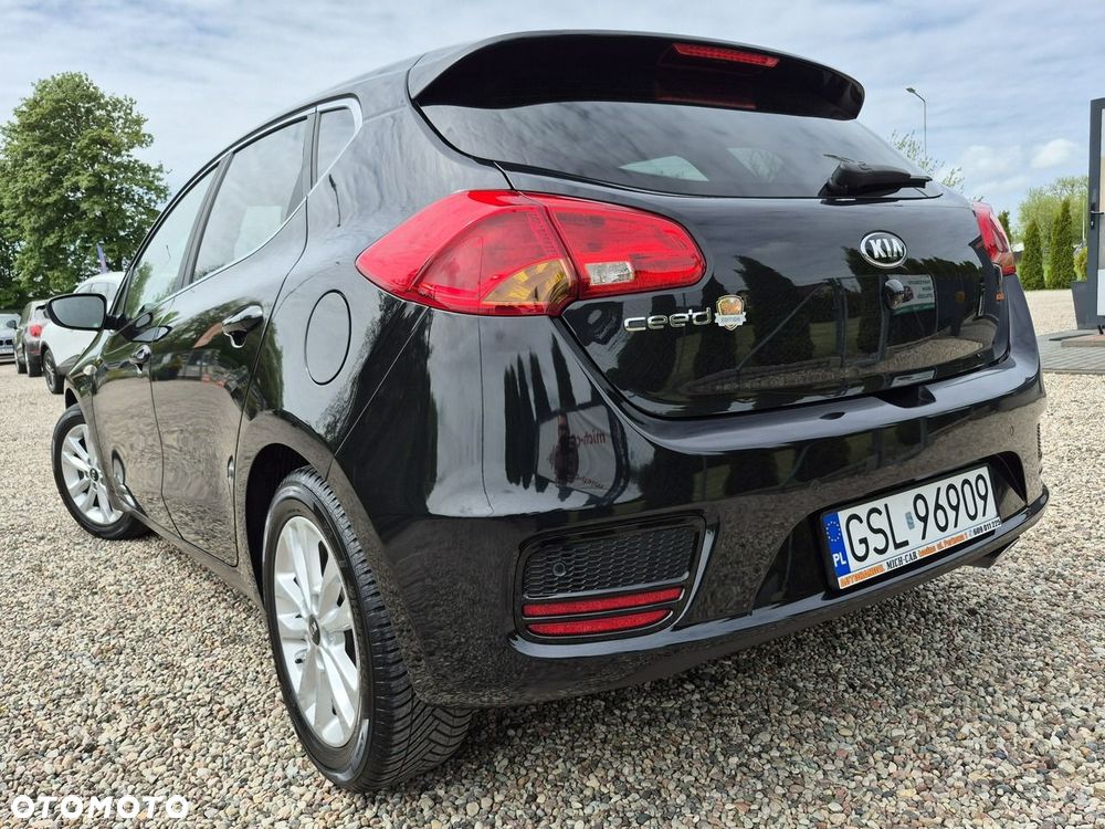 Kia Ceed - 37