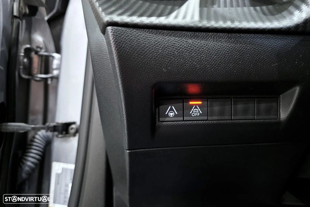 Peugeot e-2008 50 kWh GT Pack - 17