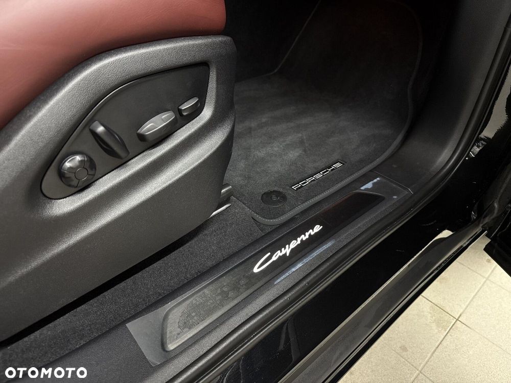 Porsche Cayenne - 38