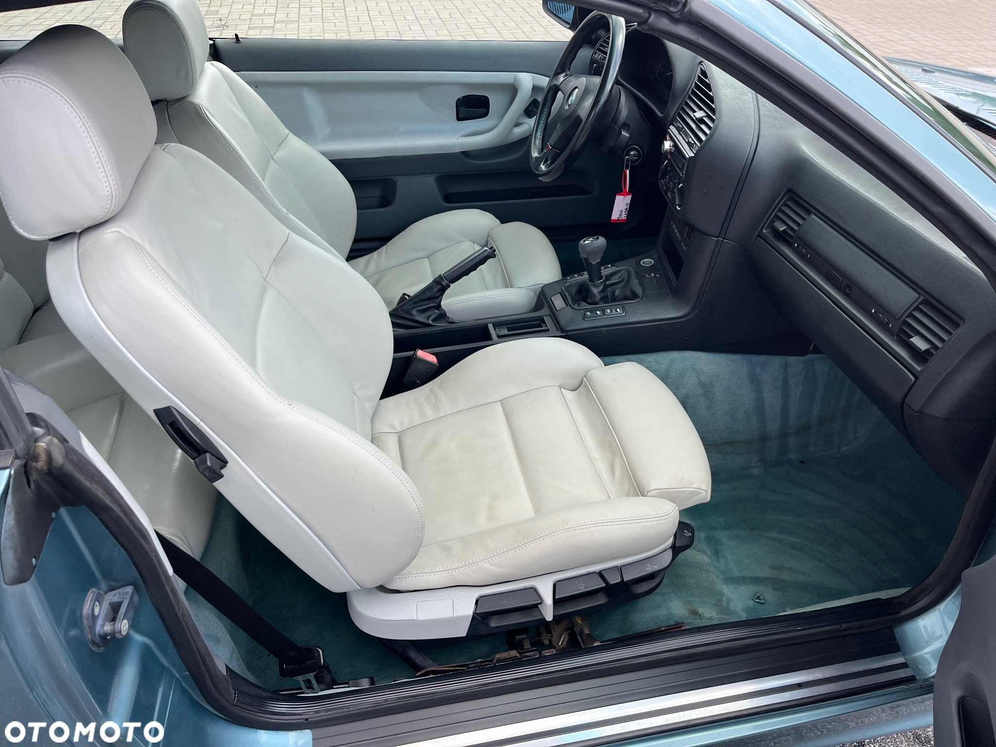 BMW Seria 3 318i Cabriolet - 27