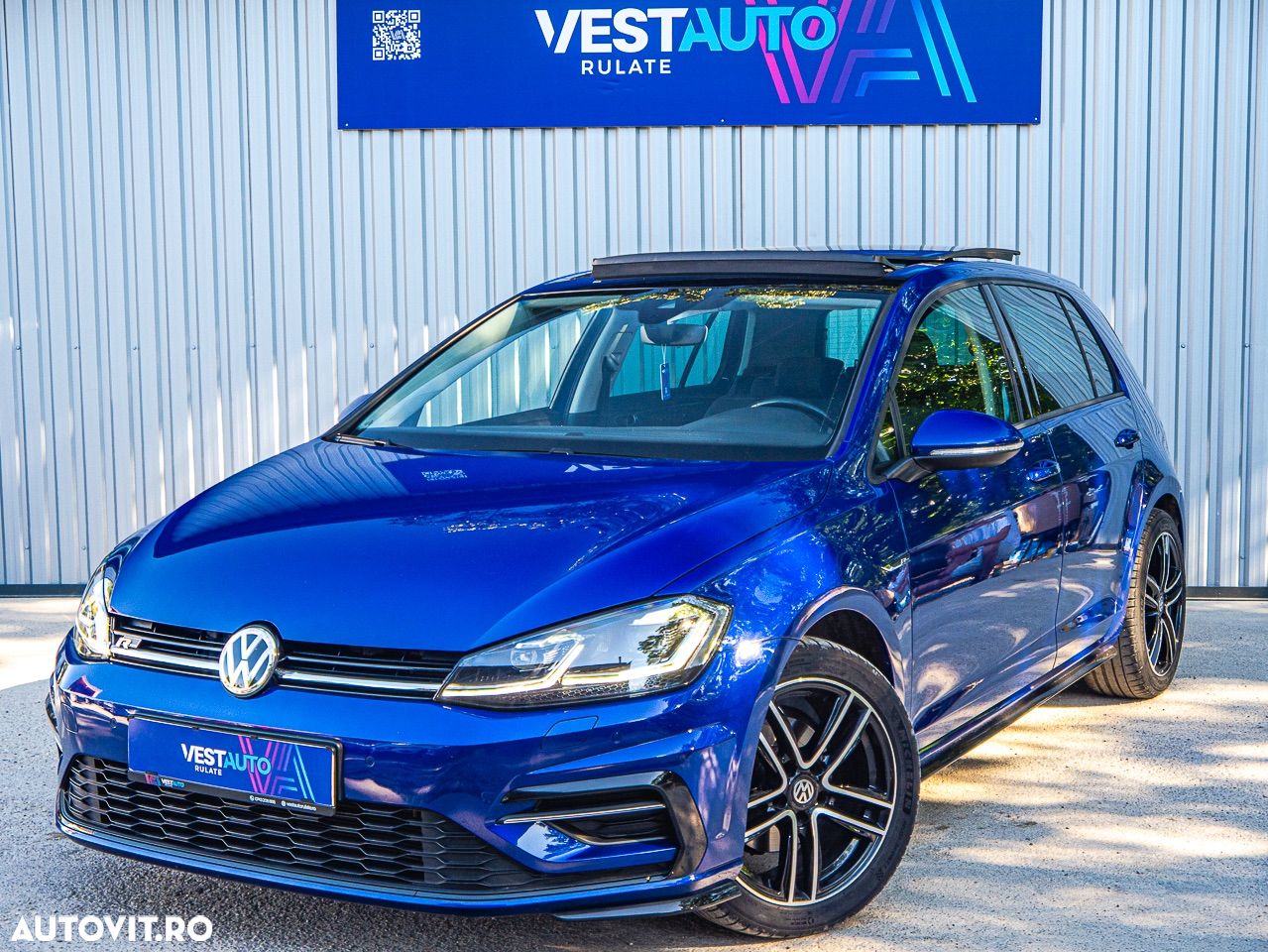 Volkswagen Golf 1.5 eTSI OPF DSG R-Line - 1