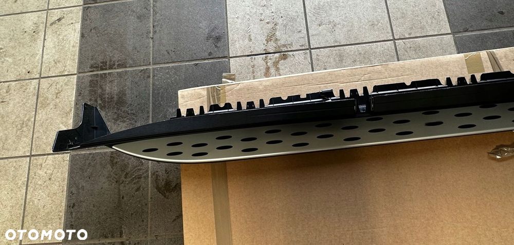 MERCEDES LISTWA PROGOWA LEWA NAKŁADKA STOPIEŃ LEWY LED GLS X166 166 - 12