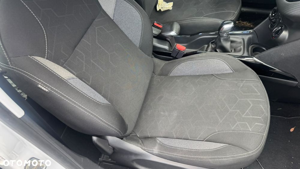 Peugeot 2008 1.5 BlueHDi Allure S&S - 15