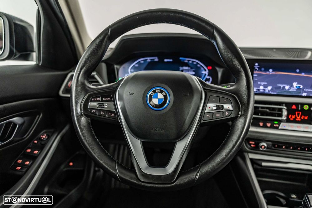 BMW 320 e Auto - 41