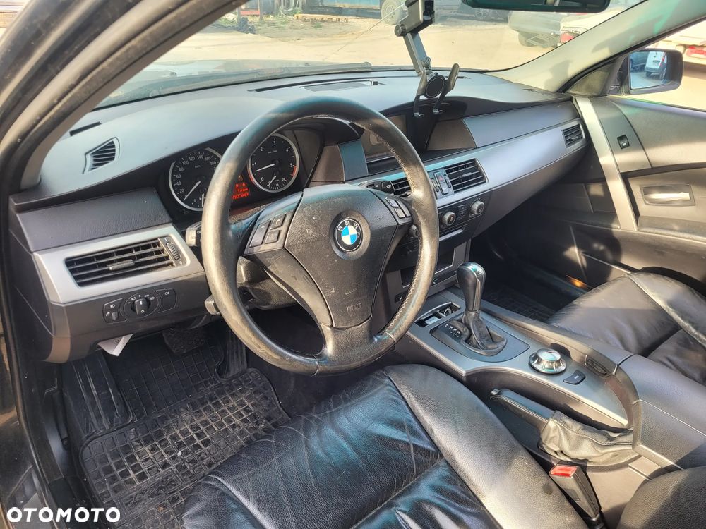 BMW 5 E61 TOURING fotel fotele kanapa deska kokpit podsufitka boczek boczki klamka podłokietnik licznik prędkościomierz - 2