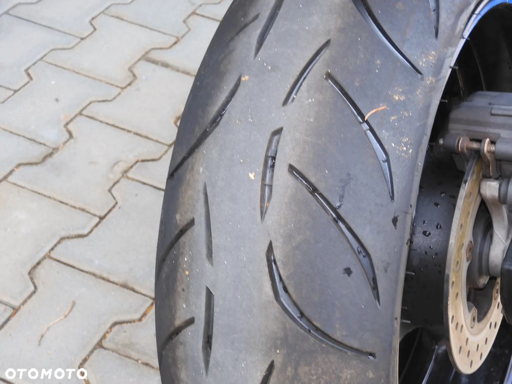 Yamaha R1 - 19