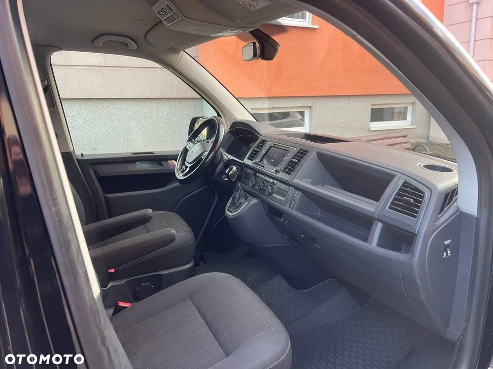 Volkswagen Caravelle - 14