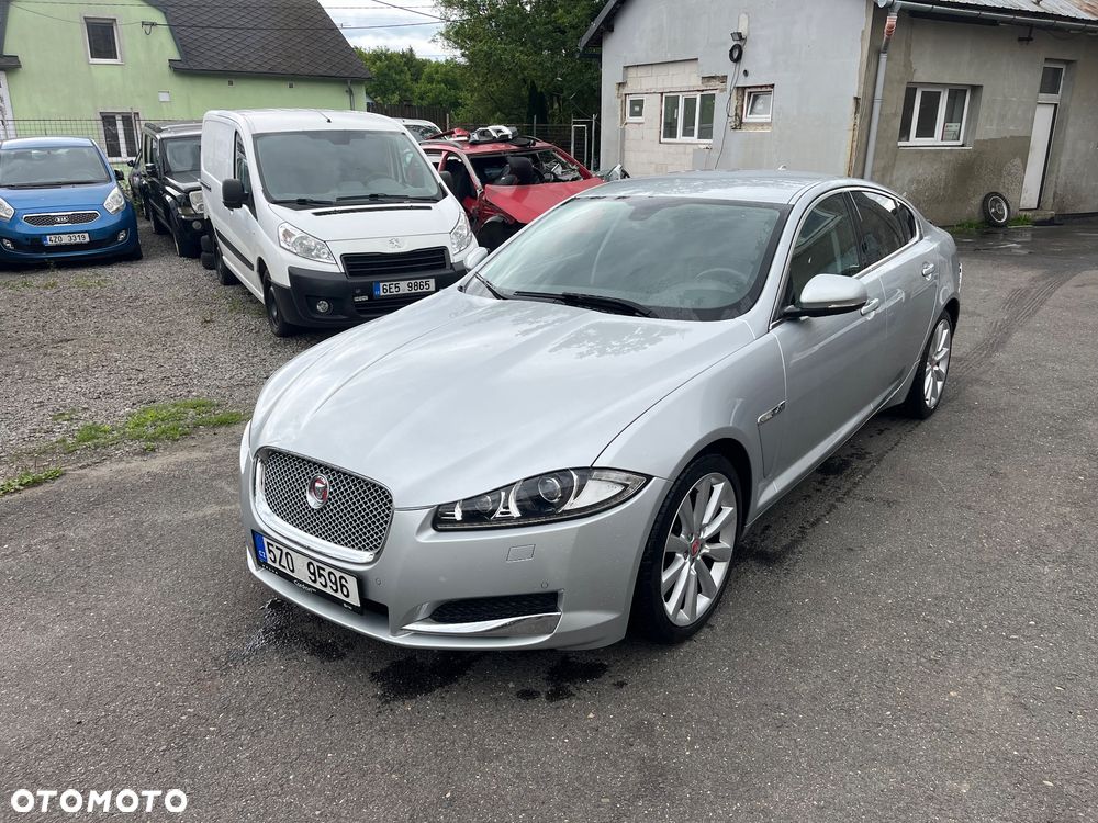 Jaguar XF 3.0 V6 D Luxury - 1