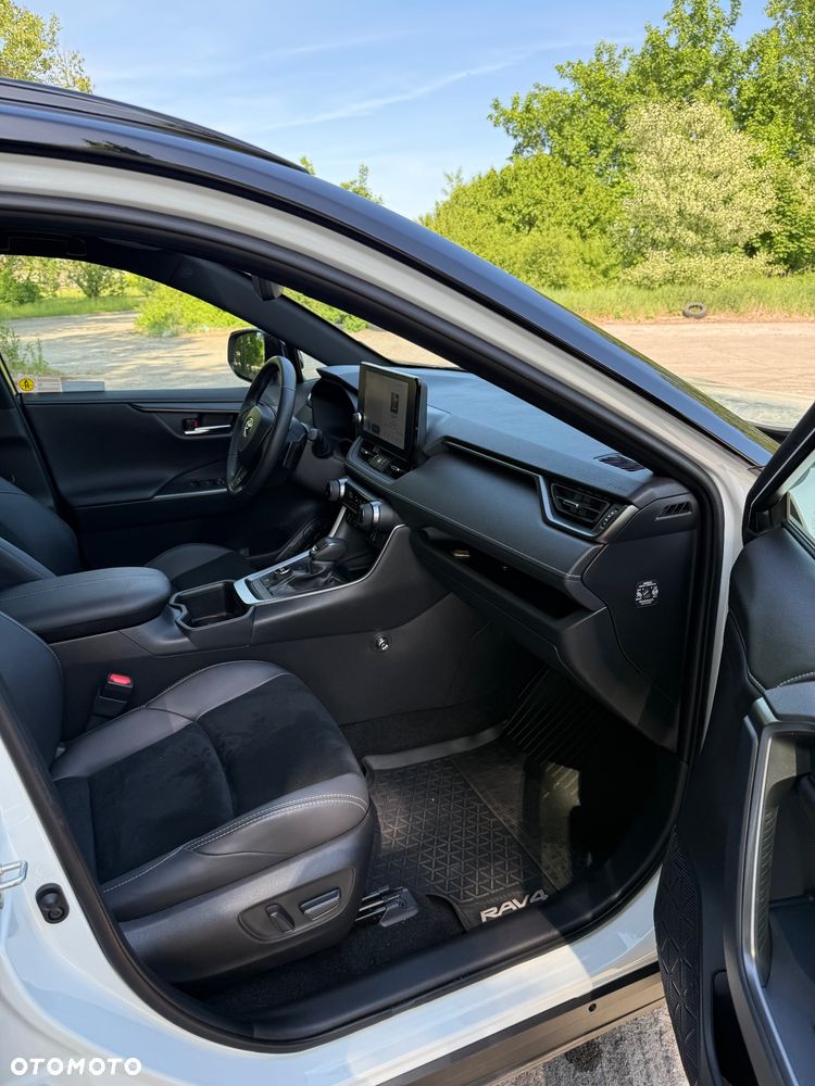 Toyota RAV4 - 10