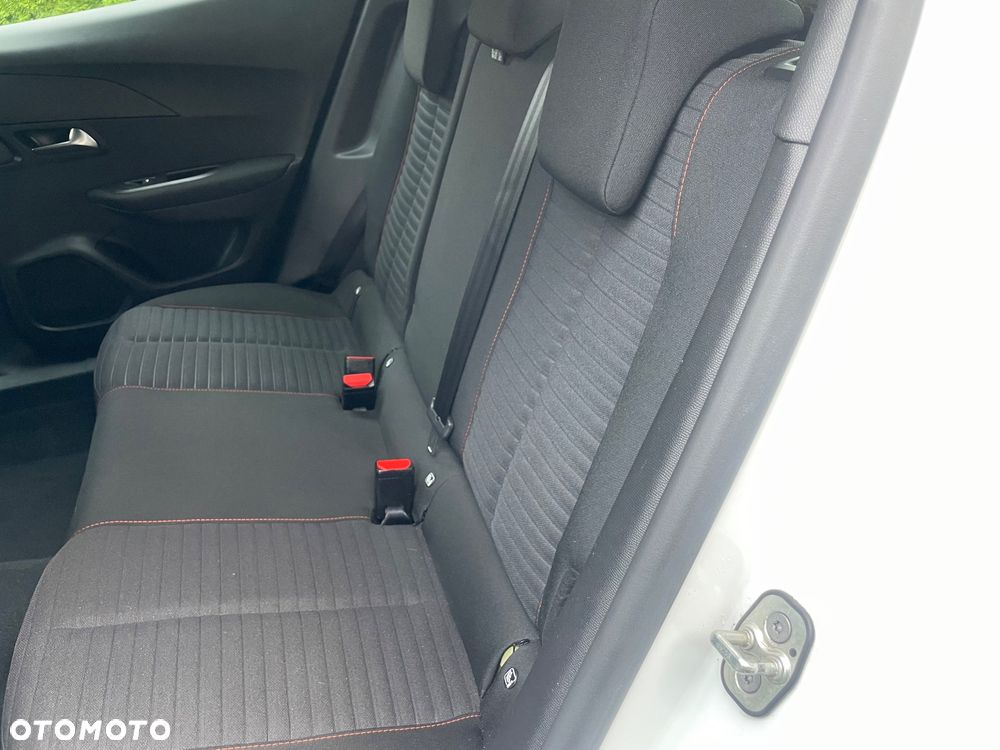 Peugeot 2008 PureTech 100 Allure - 29