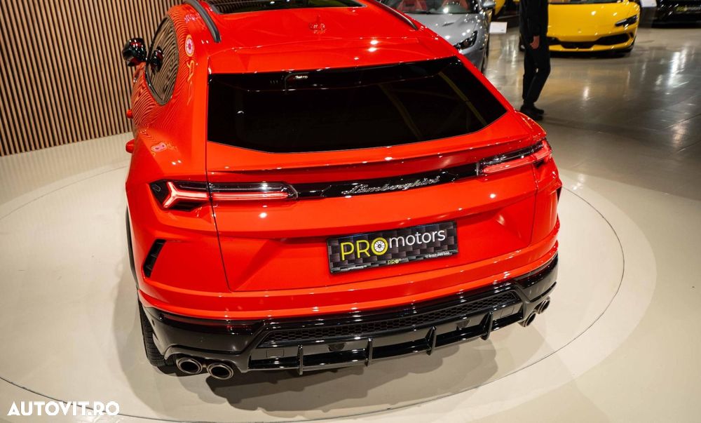 Lamborghini URUS - 10