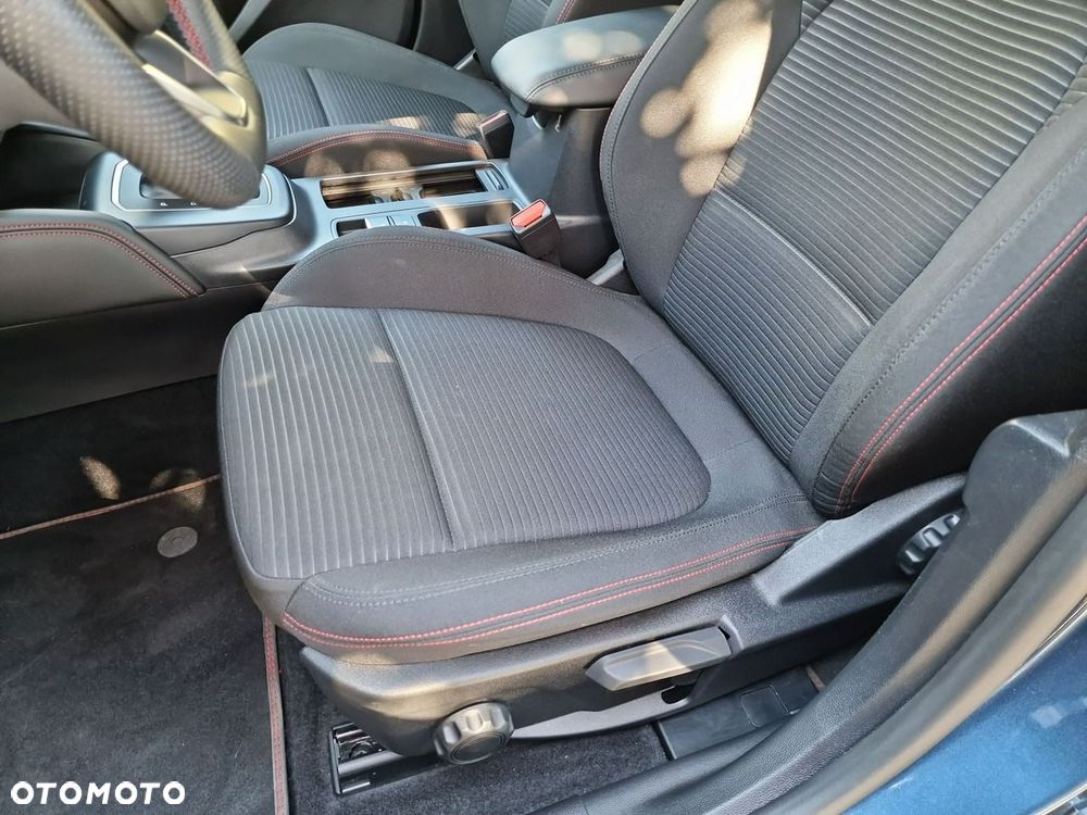 Ford Focus 1.0 EcoBoost Hybrid ST-LINE X - 13