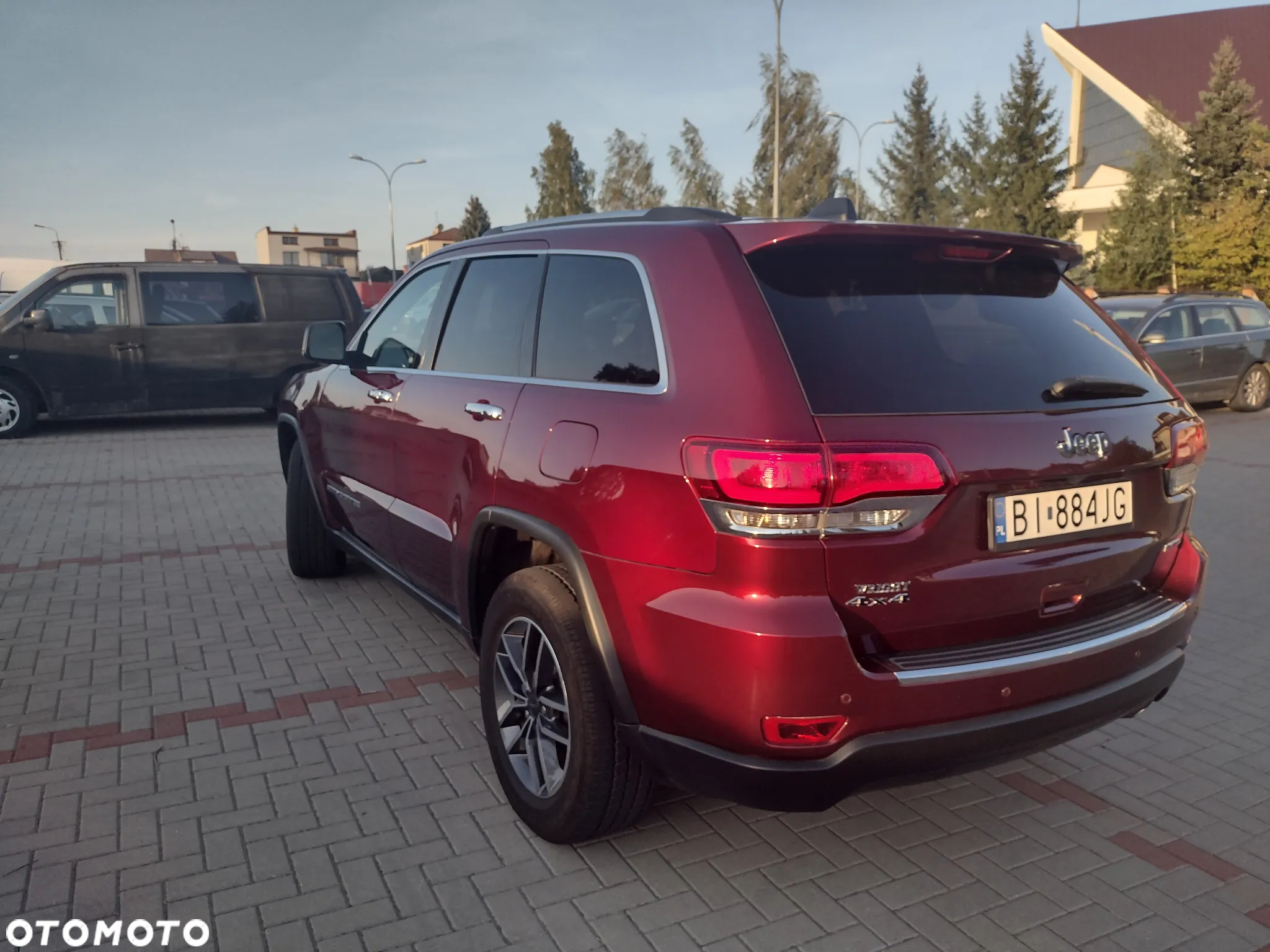 Jeep Grand Cherokee - 8