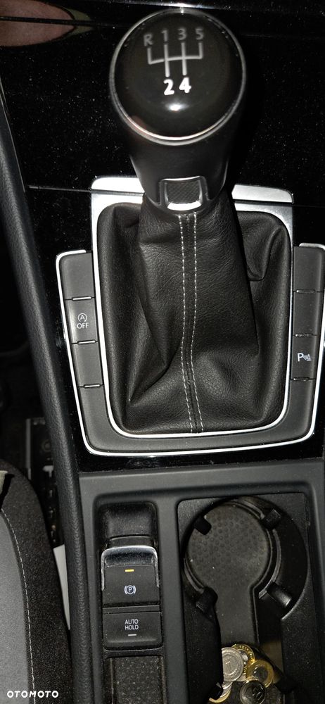 Volkswagen Golf 1.6 TDI BMT Highline - 23