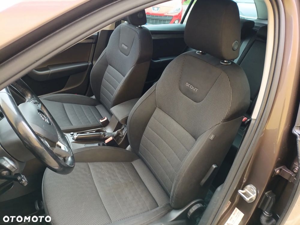 Skoda Octavia 2.0 TDI 4x4 DSG Scout - 3