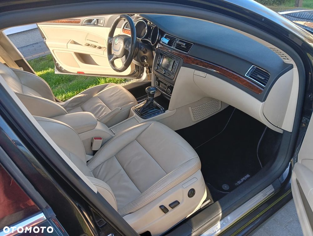 Skoda Superb 2.0 TDI DSG Elegance - 26