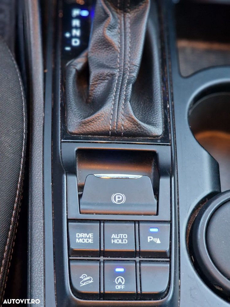 Hyundai Tucson 1.6 T-GDi 4WD 7DCT Luxury - 10