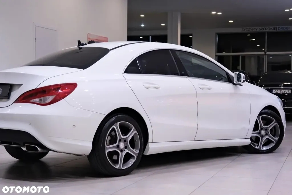 Mercedes-Benz CLA 250 7G-DCT - 16