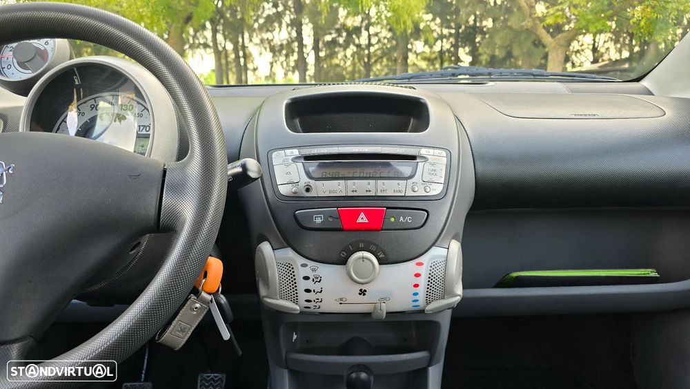 Peugeot 107 1.0 Urban - 33