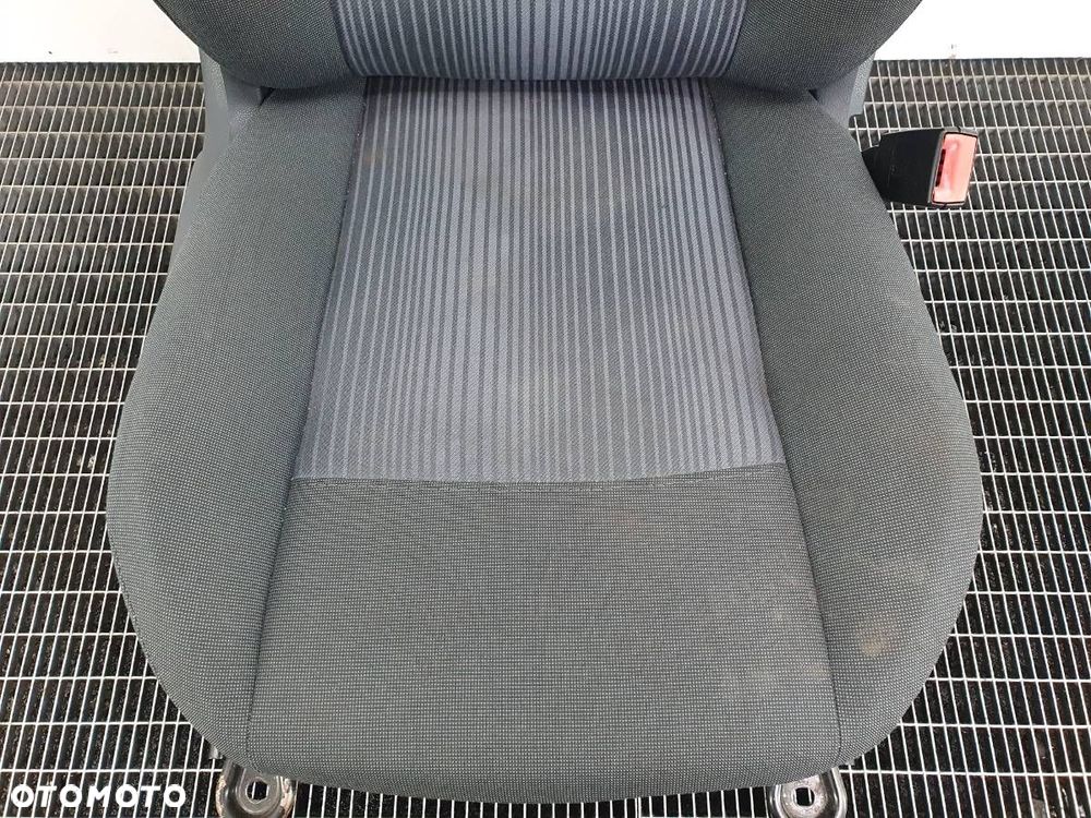 FOTEL PRZÓD PRZEDNI PRAWY PASAŻERA FORD FIESTA MK7 EUROPA - 2