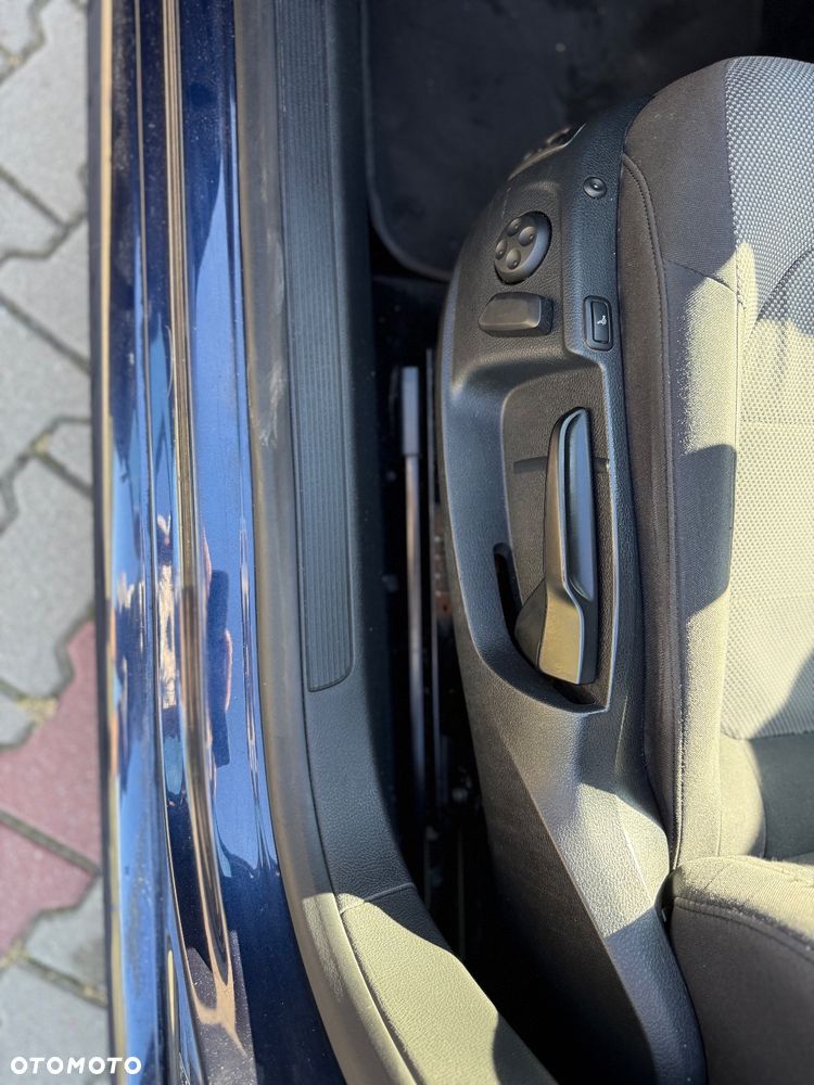 Volkswagen Passat 2.0 TDI Comfortline - 14
