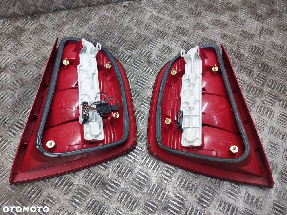 LAMPA LEWY TYŁ + PRAWY TYŁ SKODA FABIA I HB 5D 6Y6945096B 6Y6945095B - 5