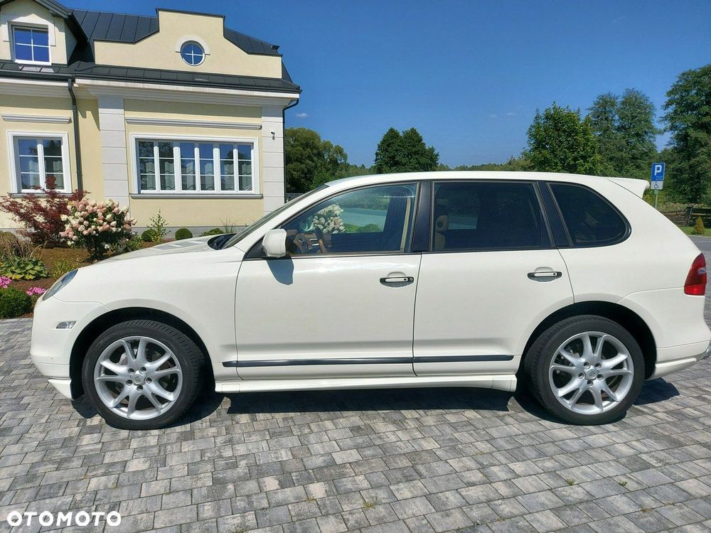 Porsche Cayenne - 4