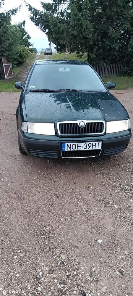 Skoda Octavia 1.6 GLX - 1