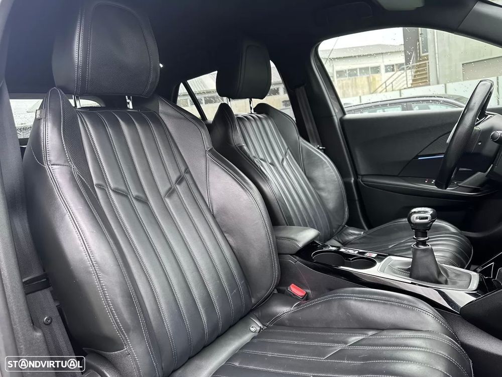 Peugeot 2008 1.2 PureTech GT - 54