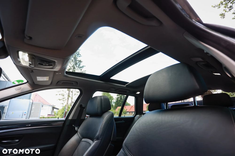 BMW Seria 5 525d Sport-Aut Luxury Line - 7