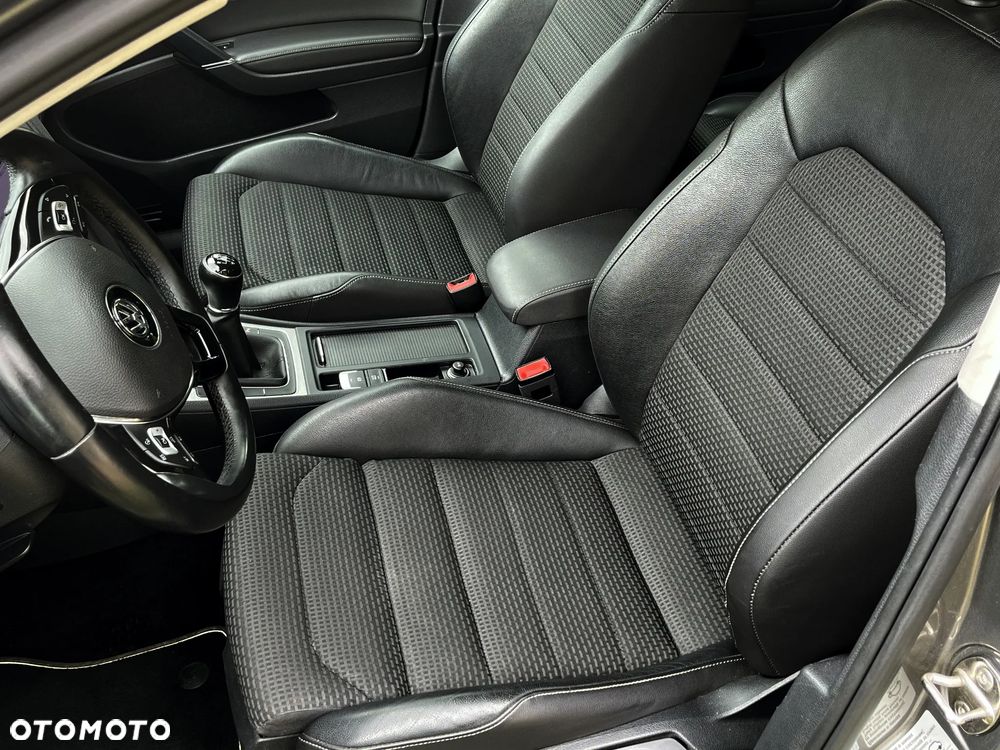 Volkswagen Golf 1.2 TSI Highline - 25
