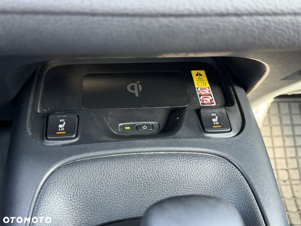 Toyota Corolla 1.8 Hybrid Comfort - 24