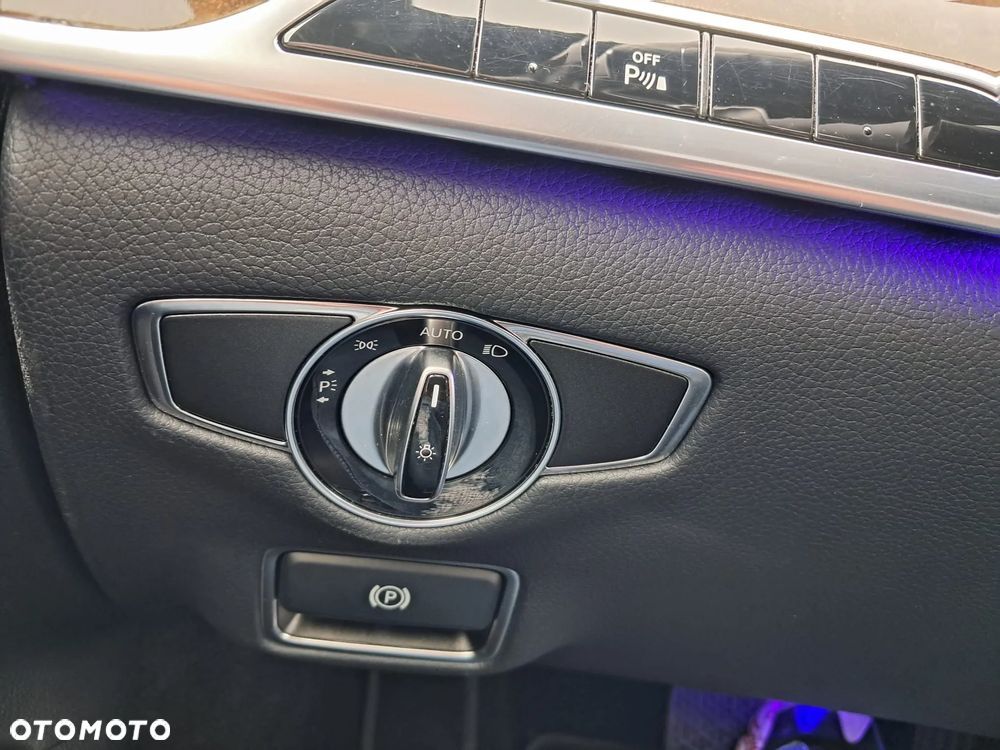 Mercedes-Benz Klasa S 500 4-Matic 7G-TRONIC - 28